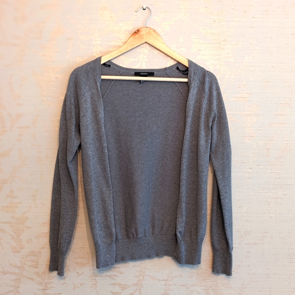 Grey cardigan 🩶